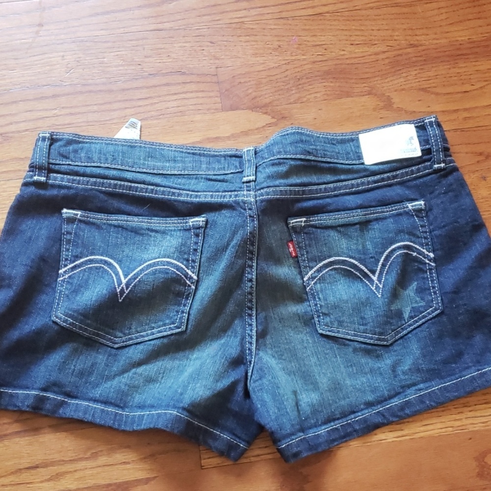Shorts - Picture 2 of 3